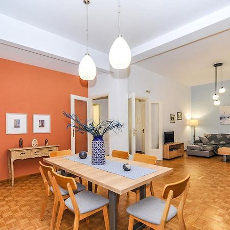 The Elegant. Spacious City Center Apartment. Heraklion  Exterior photo